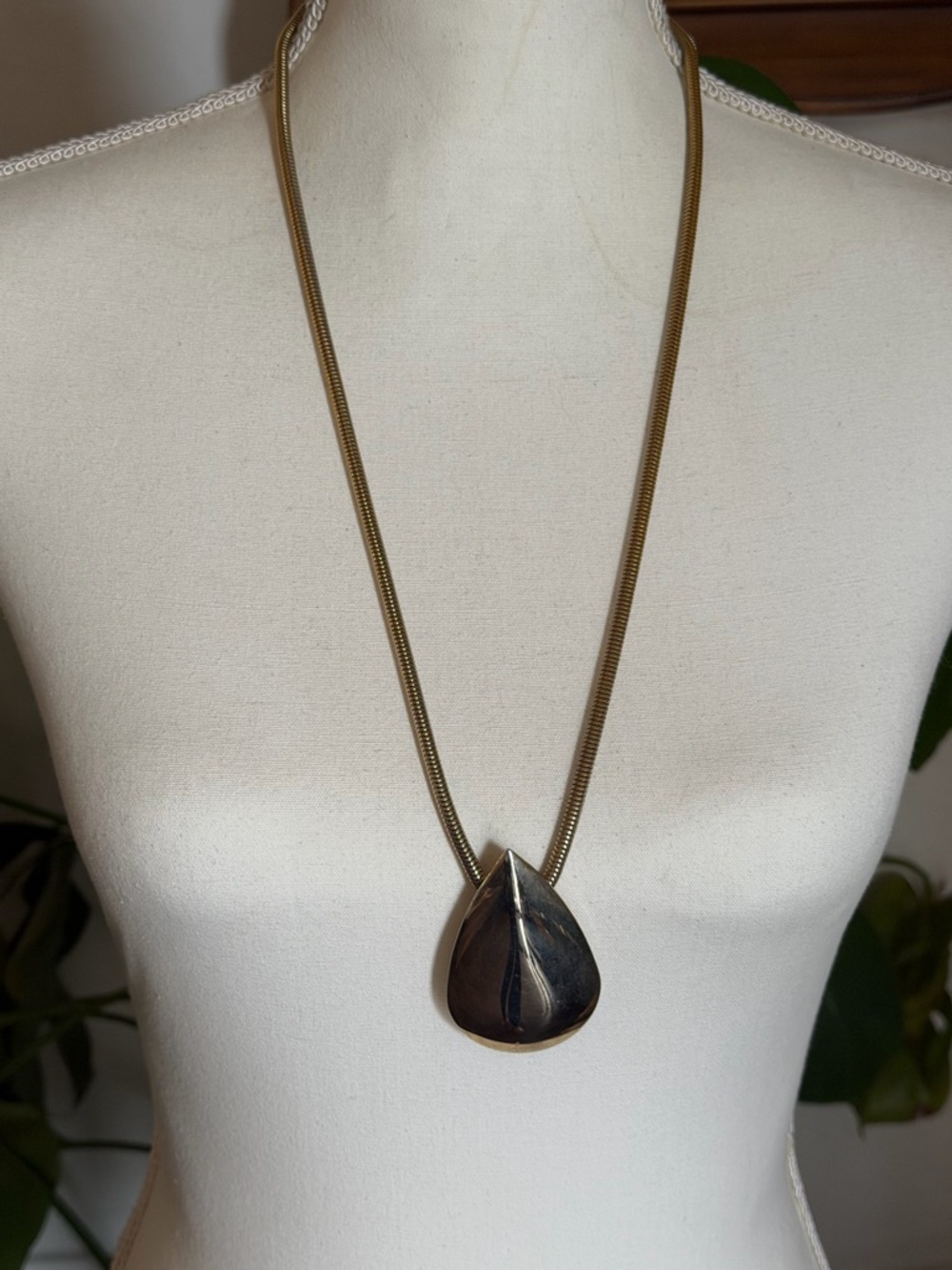 Vintage Park Lane Chunky Gold Town Teardrop Pendant Necklace
